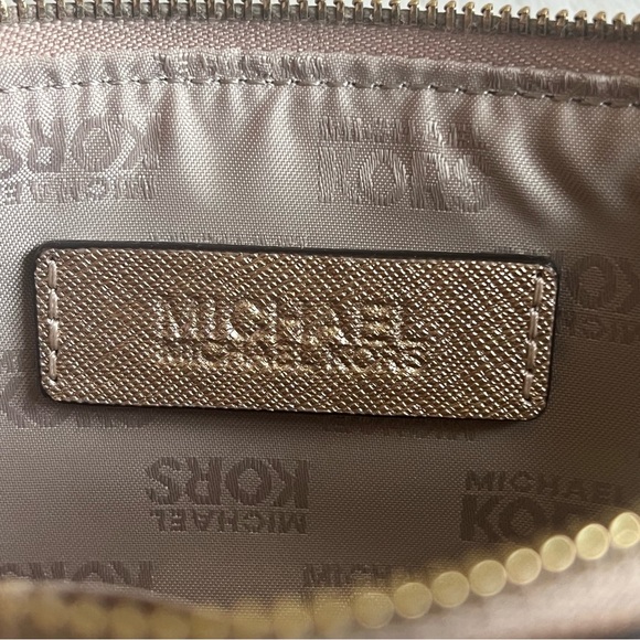 MICHAEL KORS Wristlet (Excellent Condition) - Picture 5 of 7